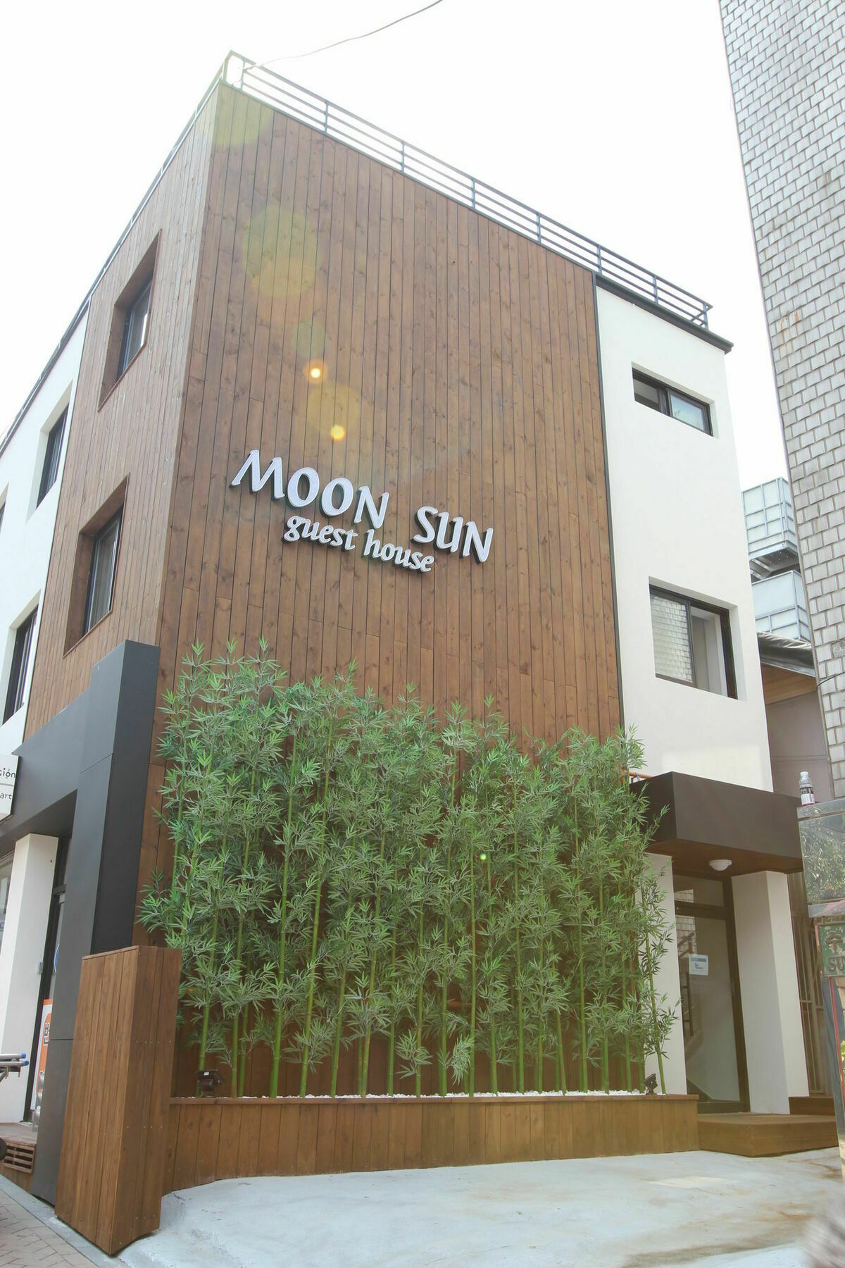 Moon Sun Guesthouse Сеул Екстериор снимка